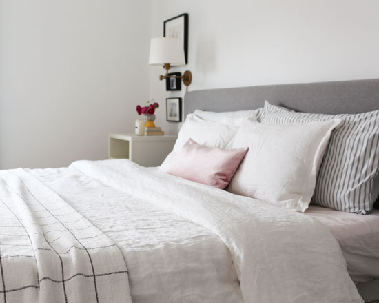 http://www.athomeinlove.com/wp-content/uploads/2018/03/king-size-bed-styling.jpg
